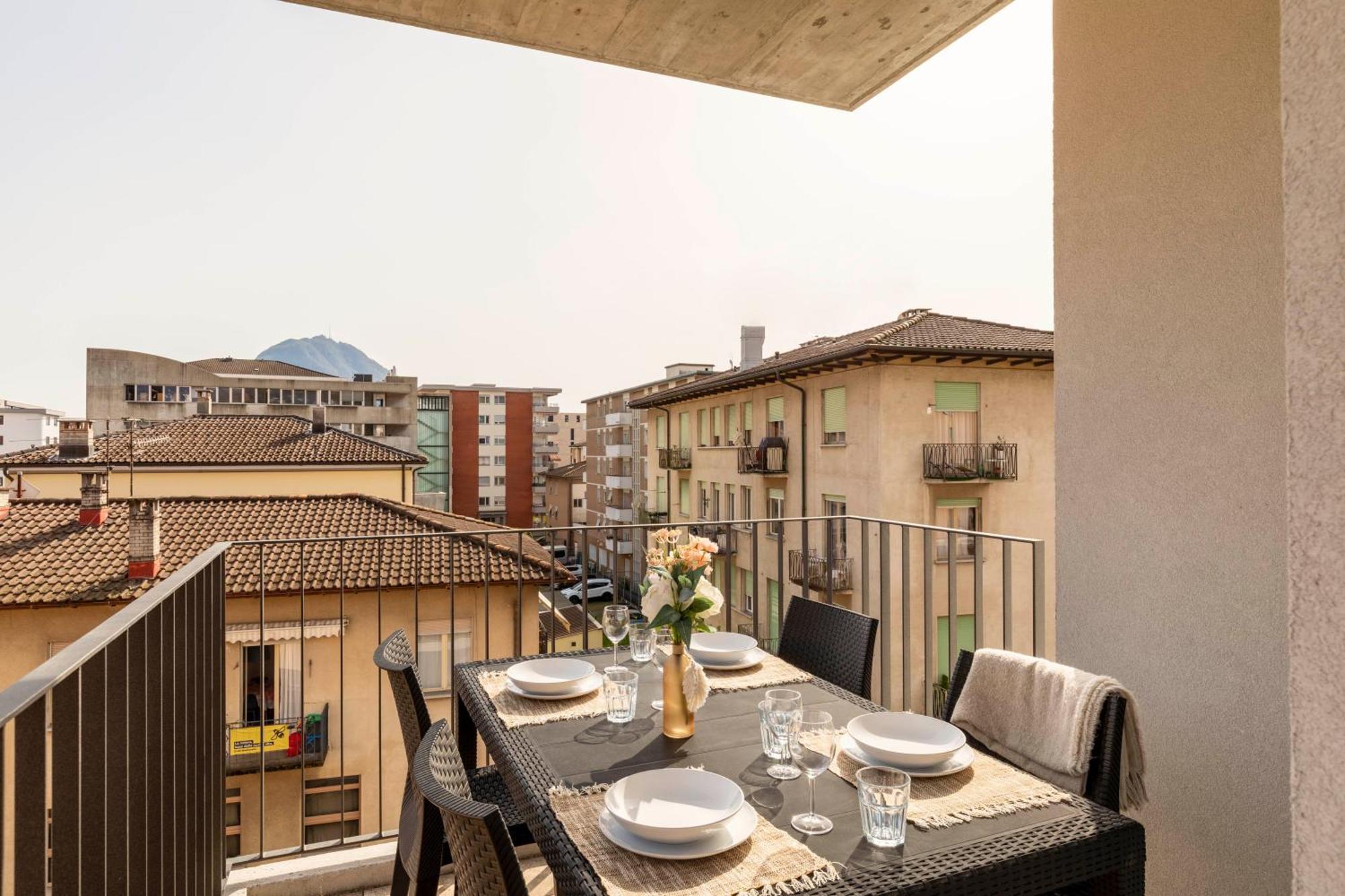 Magic Deluxe Suites - Free Parking Lugano Luaran gambar